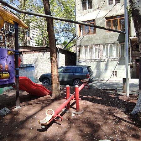 Appartment Lux, 2 Bedroom Yerevan Bagian luar foto