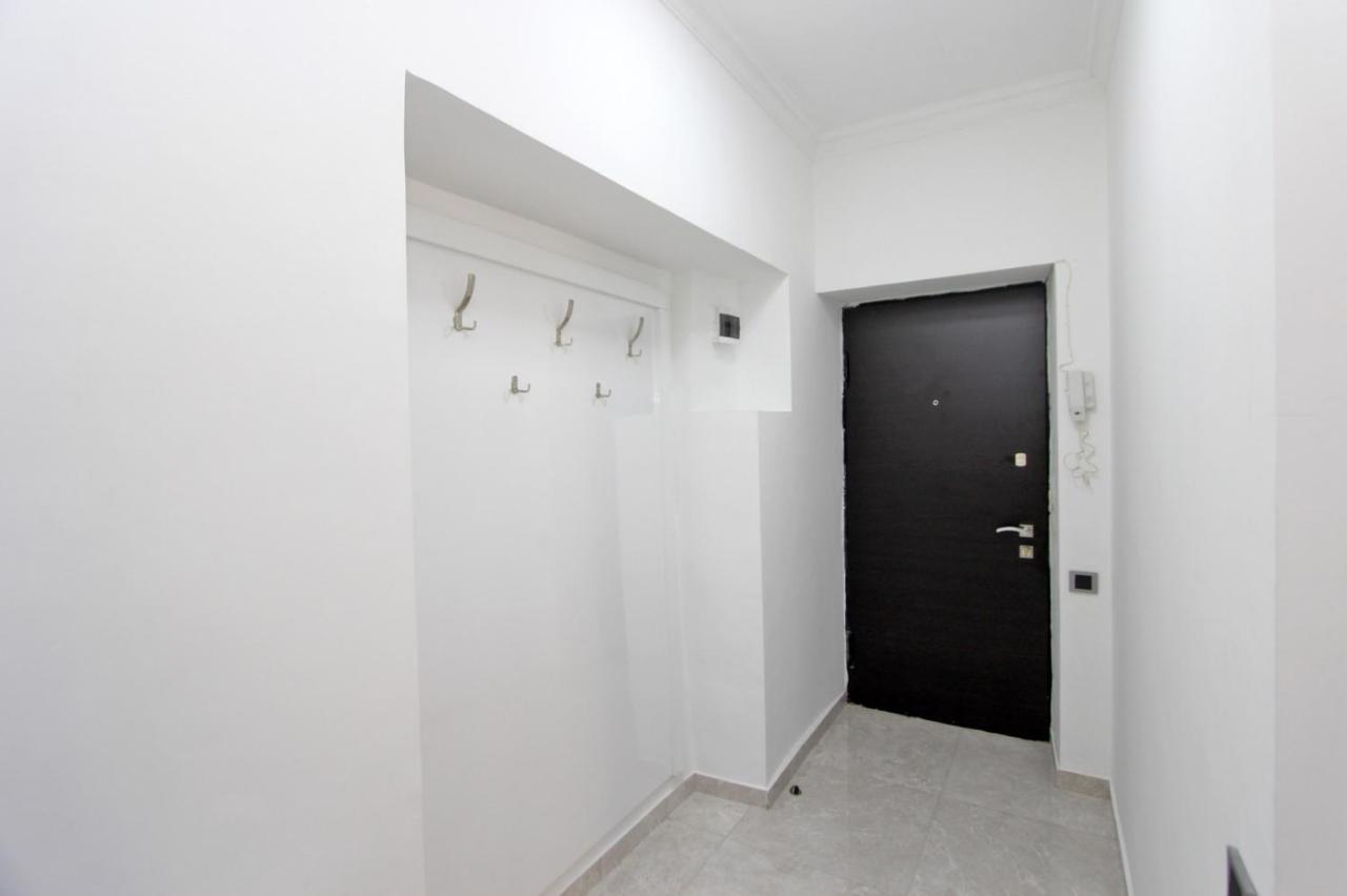 Appartment Lux, 2 Bedroom Yerevan Bagian luar foto
