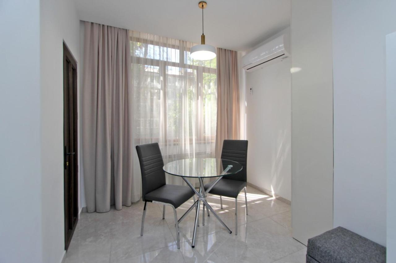 Appartment Lux, 2 Bedroom Yerevan Bagian luar foto