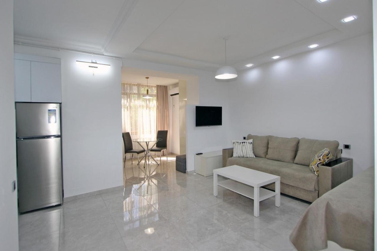 Appartment Lux, 2 Bedroom Yerevan Bagian luar foto