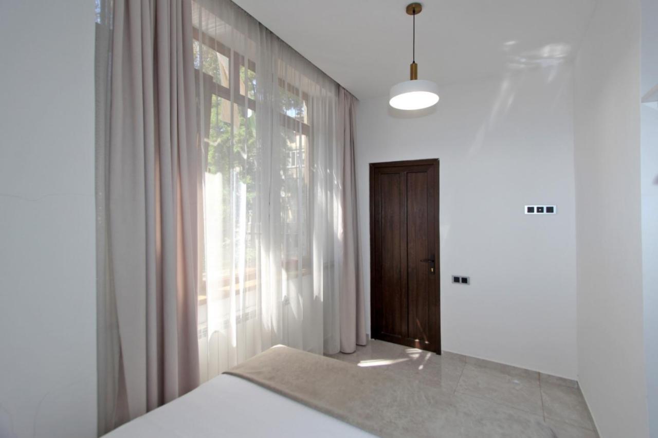 Appartment Lux, 2 Bedroom Yerevan Bagian luar foto