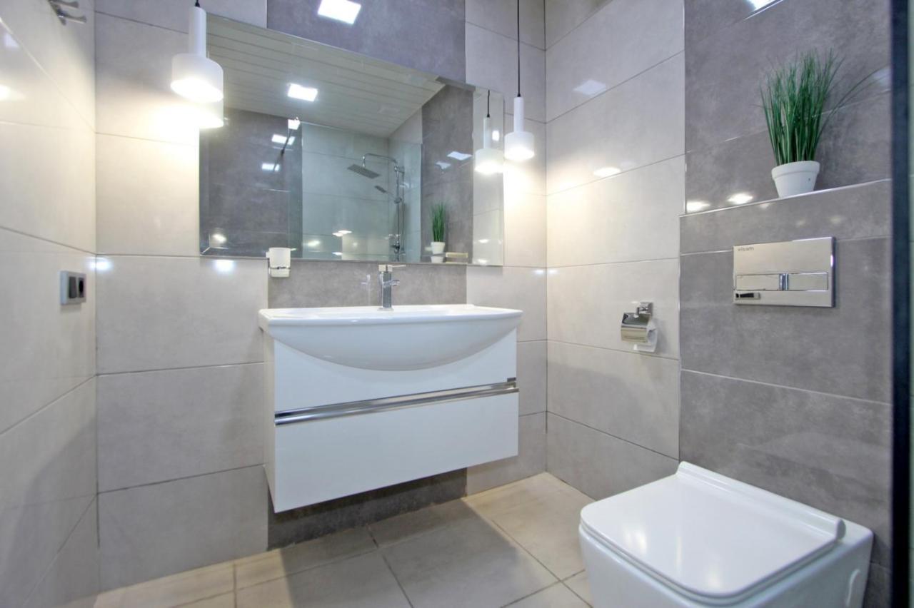 Appartment Lux, 2 Bedroom Yerevan Bagian luar foto
