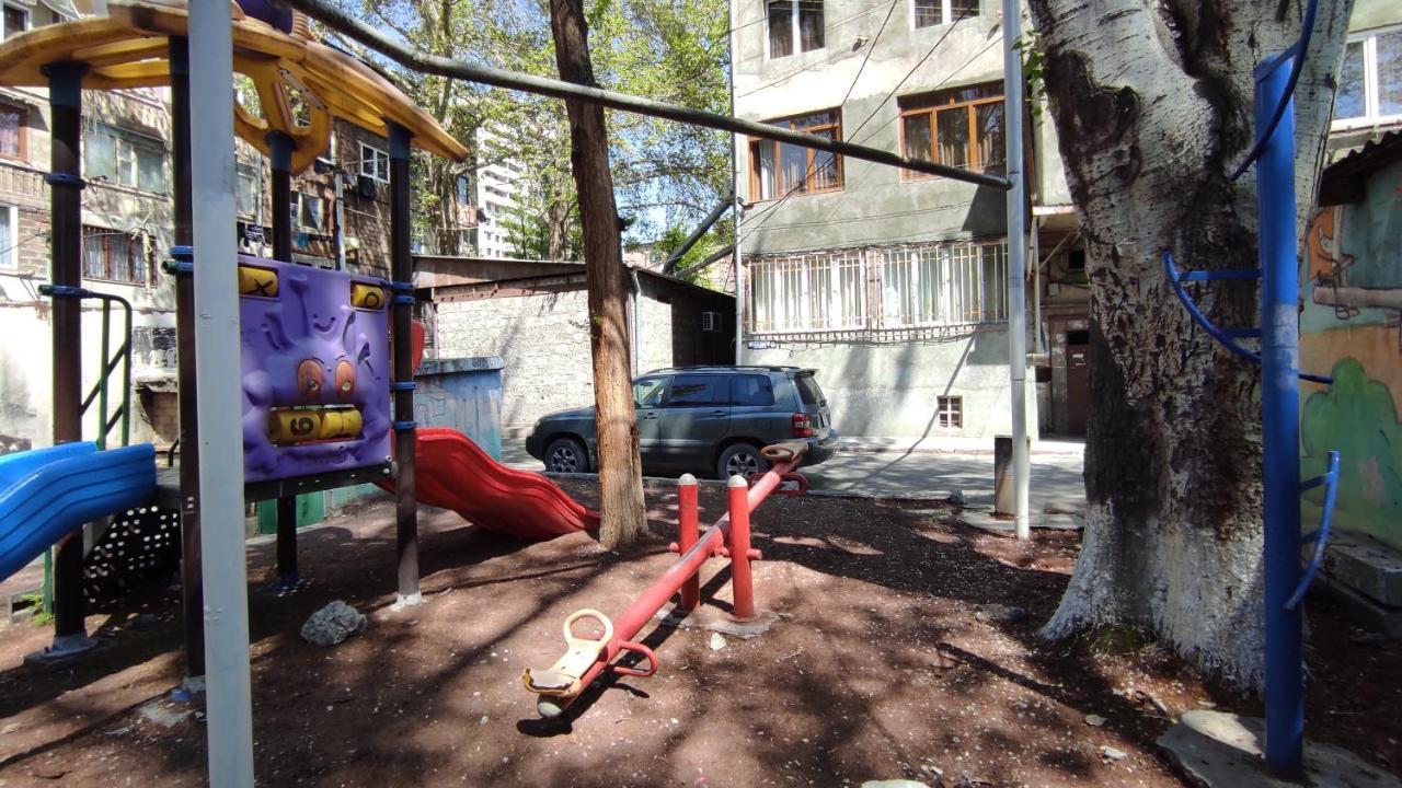 Appartment Lux, 2 Bedroom Yerevan Bagian luar foto